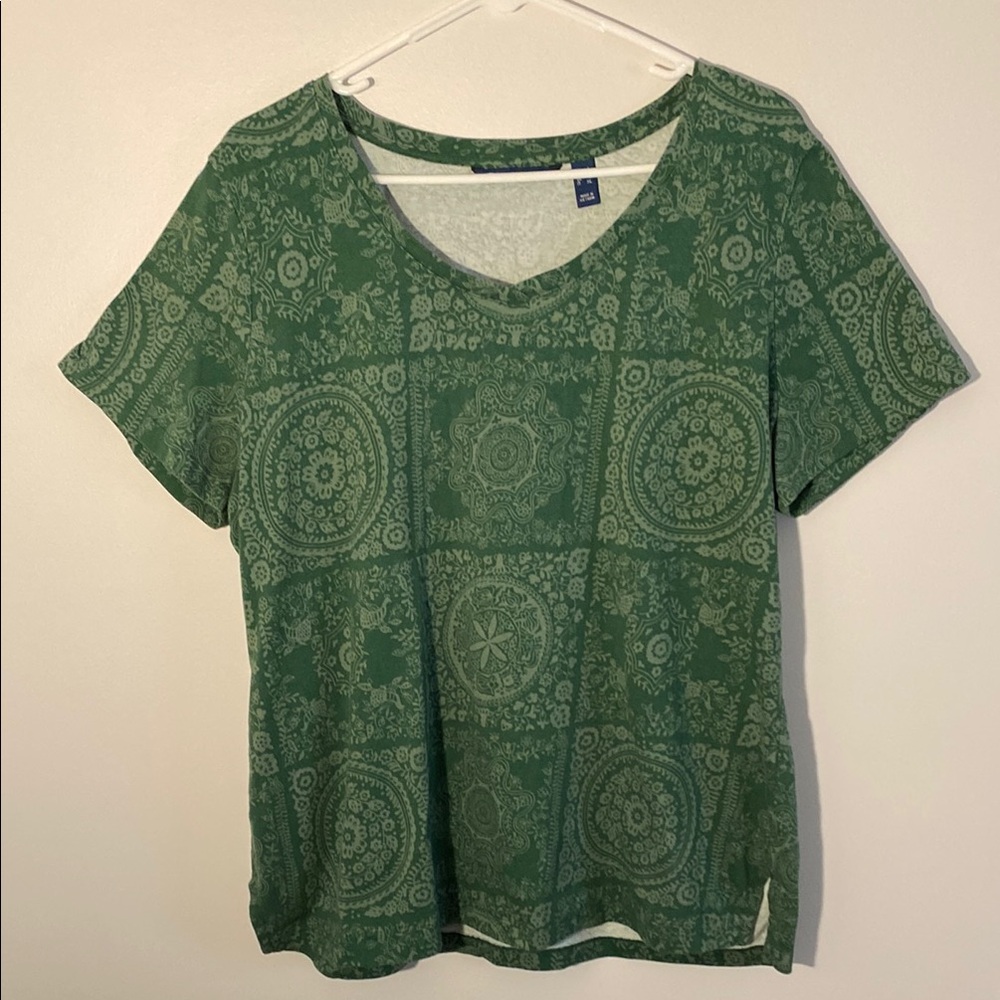 Isaac Mizrahi Women’s T- Shirt Green Short Sleeve V Neck Size Large Work Casual